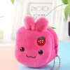 La compagnie de la peluche La fraise rose câlin - petit sac en peluche