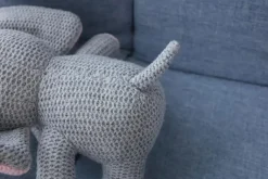 Sale La compagnie de la peluche Peluche crochet éléphant gris et rose