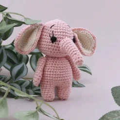 La compagnie de la peluche Peluche crochet éléphant tout rose