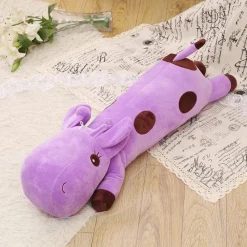 Hot La compagnie de la peluche Peluche girafe géante allongée violette