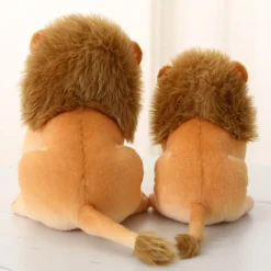 La compagnie de la peluche Peluche lion petit à la crinière douce