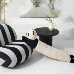 La compagnie de la peluche Peluche panda long à câlins