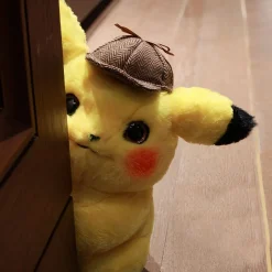 Outlet La compagnie de la peluche Peluche Pikachu détective jaune câlin enfant doux