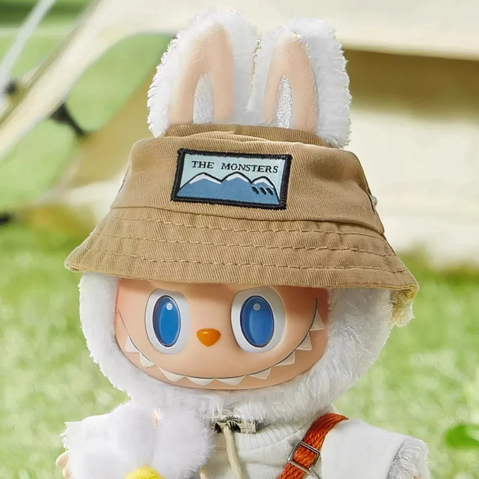 Discount La compagnie de la peluche Peluche type Labubu blanc jardinier en salopette