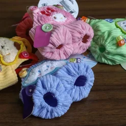 New La compagnie de la peluche Salopette kawaii peluche type Labubu mignonne