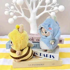 La compagnie de la peluche Tenue pour peluche Labubu coloré et mignonne